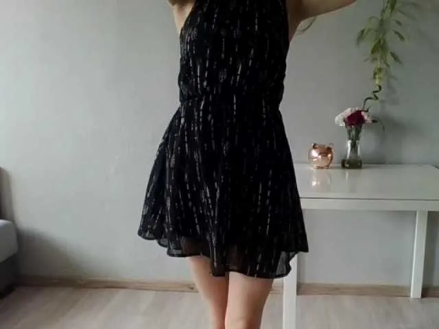 Live sex webcam photo for RoxiLive #255313747