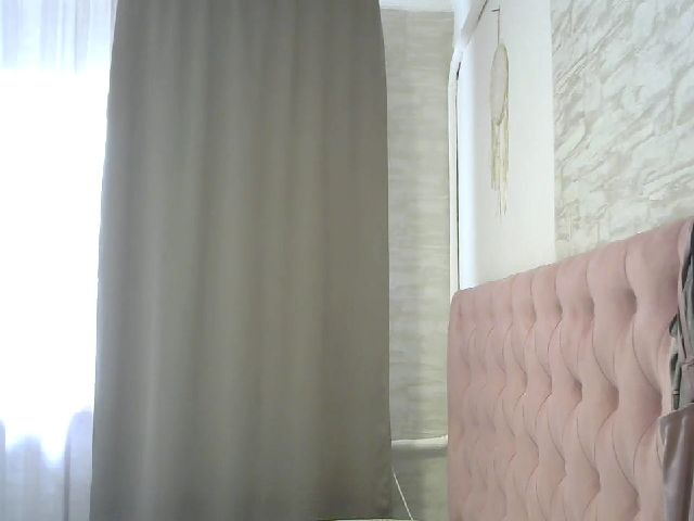 Live sex webcam photo for Jessica1717 #265498151