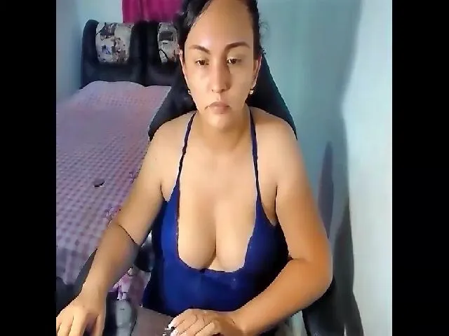 Live sex webcam photo for Sweeetx69 #254662818