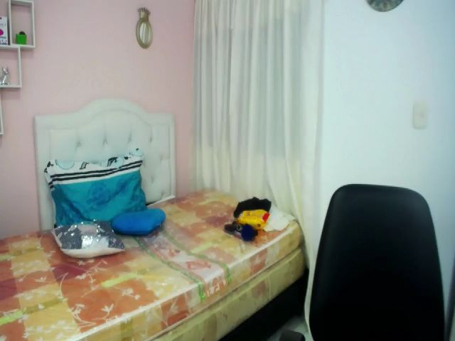 Live sex webcam photo for Petite_camila #287864085