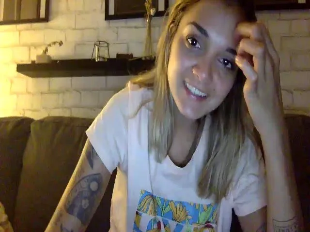 Live sex webcam photo for KennyLux #260362610