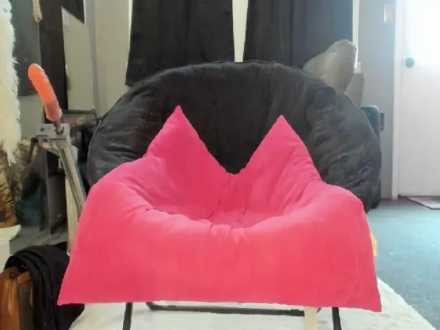 Live sex webcam photo for KinkyKortney #265596451
