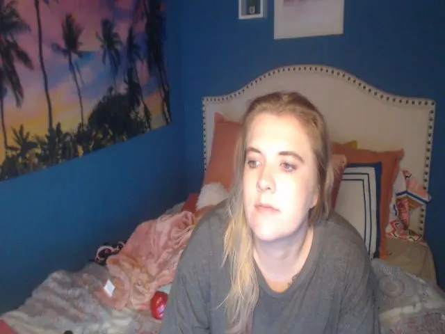 Live sex webcam photo for SnowWhiteXxxx #255510241