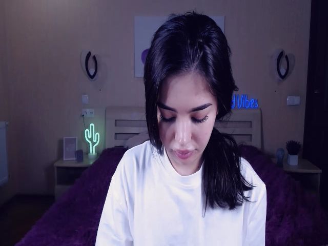 Live sex webcam photo for JessieBree #262593973