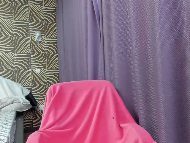 Live sex webcam photo for Blondyhotxx #254432135