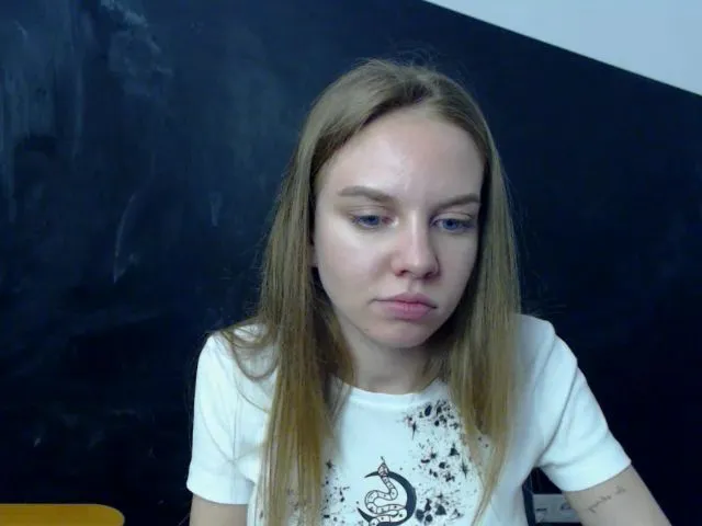 Live sex webcam photo for HappySecret_ #258354448