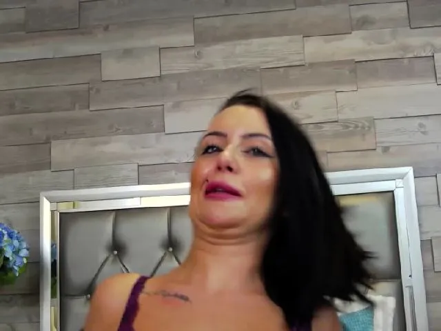 Live sex webcam photo for LustyJuliaXXX #264605777