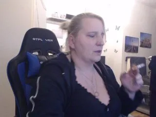 Live sex webcam photo for DrachenLady39 #240757590