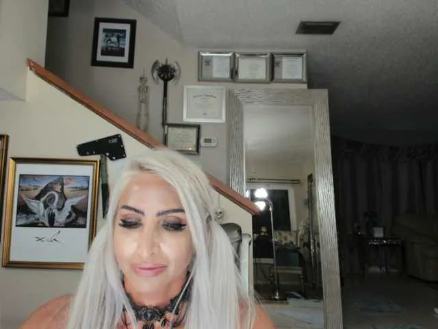 Live sex webcam photo for adrianna_fox #287953078