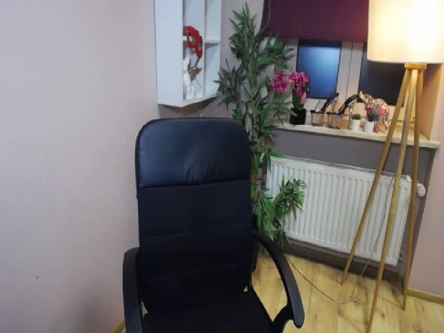 Live sex webcam photo for JULIE_FUN #257099972