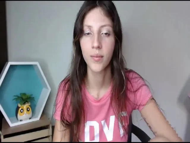 Live sex webcam photo for NikkyBombom1 #252902766
