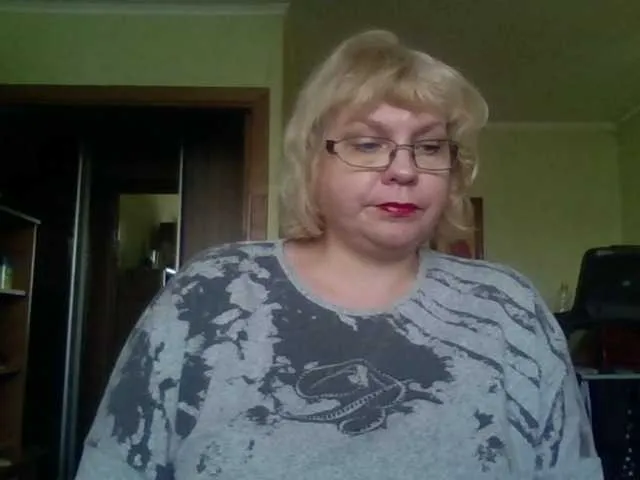 Live sex webcam photo for LOLA88888 #241153247