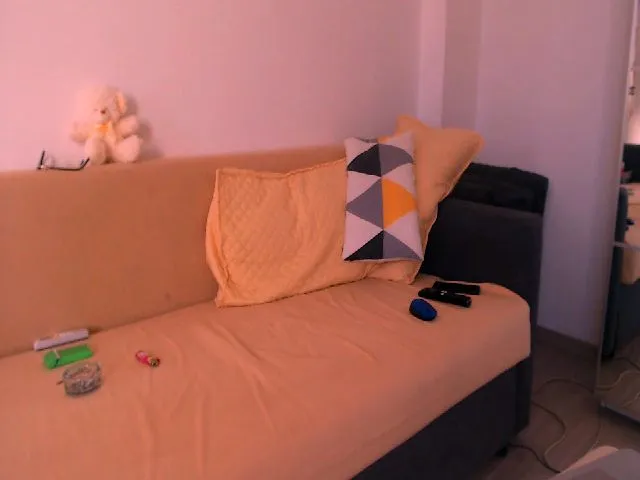 Live sex webcam photo for Isabeladoll #258211646