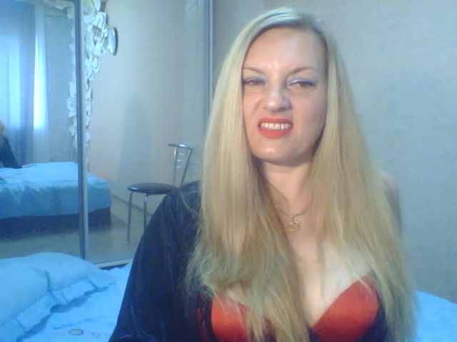 Live sex webcam photo for Miss_Kapriz81 #257423624