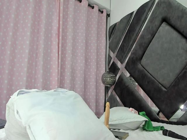 Live sex webcam photo for Violeta_aroca #287856113