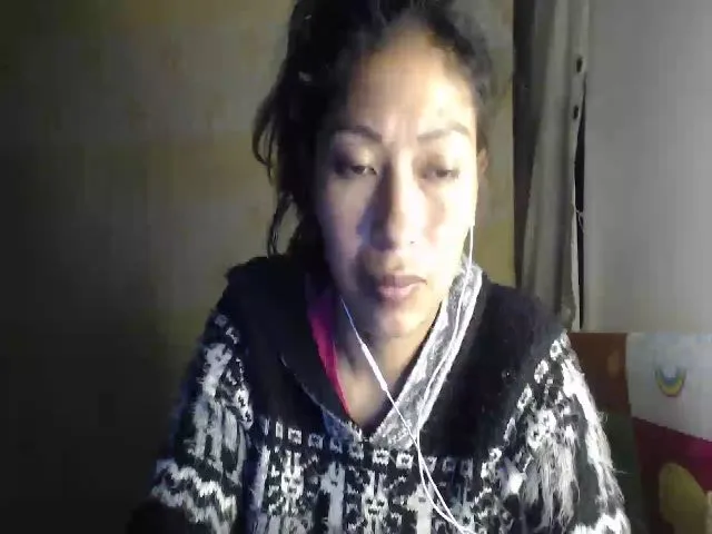 Live sex webcam photo for CHILENITAHOT #259077585