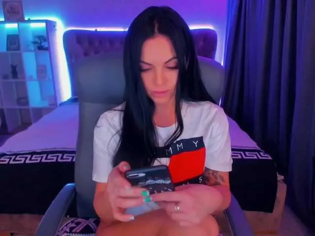 Live sex webcam photo for RayLenee #241189745