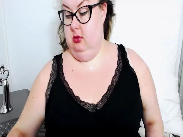 Live sex webcam photo for HornyBonnie #253386698