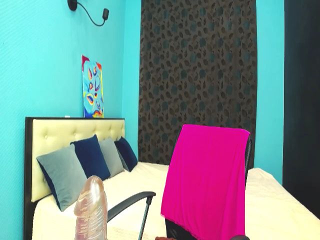 Live sex webcam photo for Myla_Clark #254806275