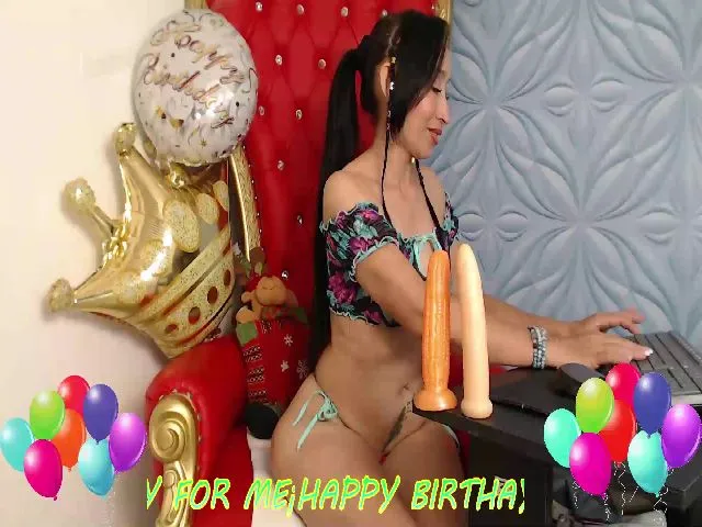 Live sex webcam photo for BlowMommy #252410371