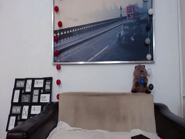 Live sex webcam photo for ElenaTroyy #253928482