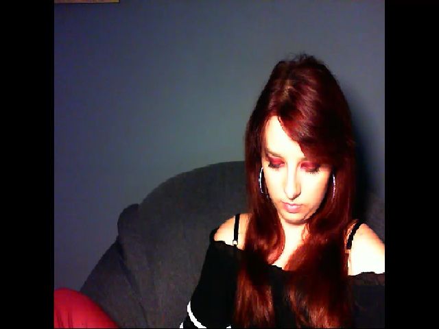 Live sex webcam photo for VirginLuna18 #255675290