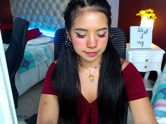 Live sex webcam photo for KateeMoore #241107528