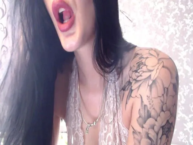 Live sex webcam photo for BlackPuma69 #252967277