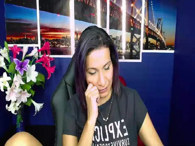 Live sex webcam photo for Infernalsexx #256166861