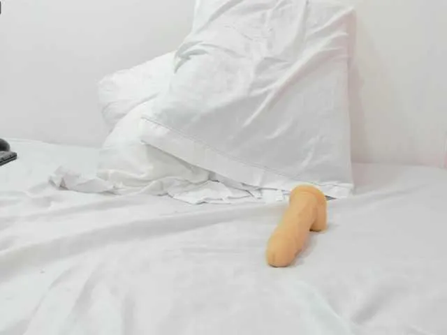 Live sex webcam photo for sweetskinny #249787914