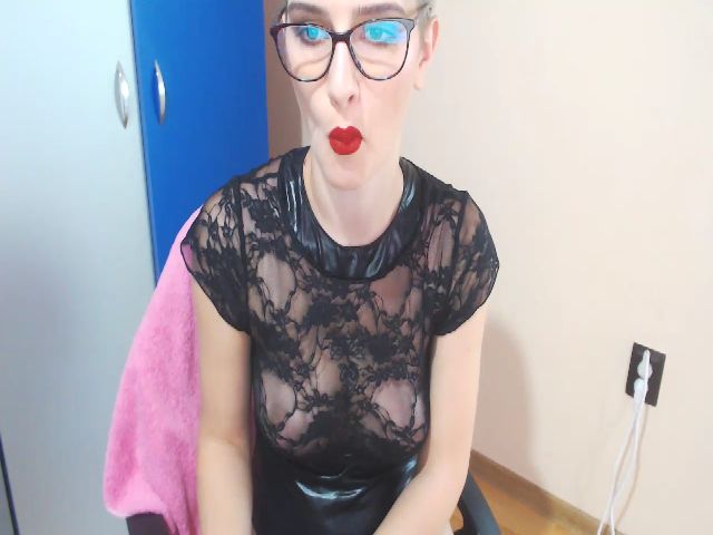 Live sex webcam photo for Miss_Judith #253411996