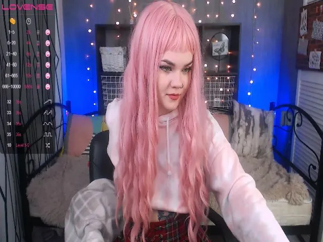 Live sex webcam photo for KerryBlair #254387385