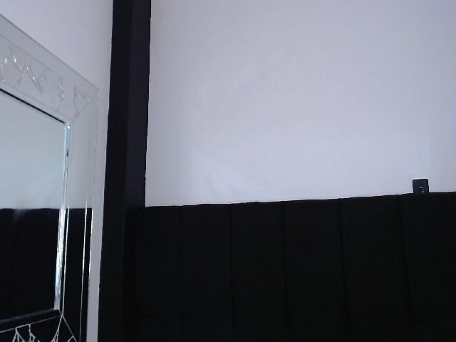 Live sex webcam photo for Luisa__torres #258682525