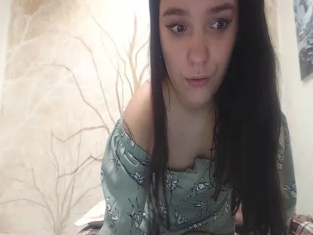 Live sex webcam photo for YumiBelle #255384282