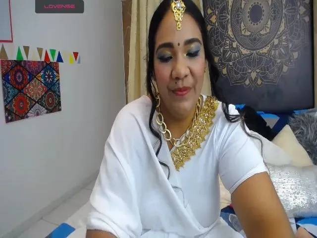 Live sex webcam photo for IndianMama #259289671