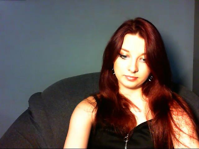 Live sex webcam photo for VirginLuna18 #253098591