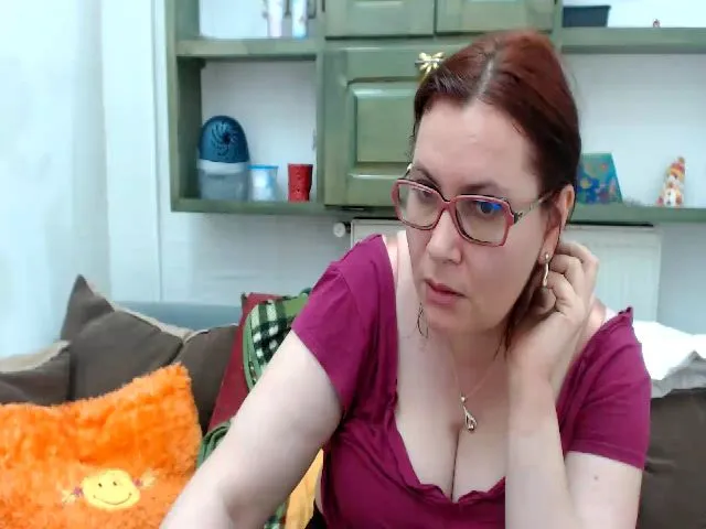 Live sex webcam photo for GinnaMature #254473004