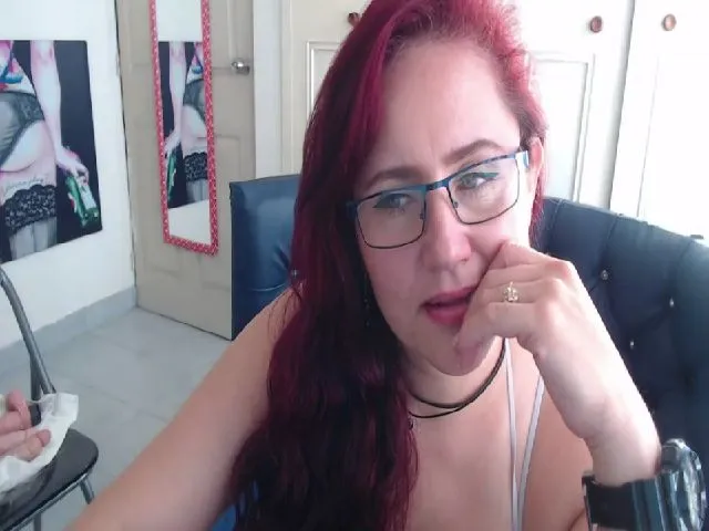 Live sex webcam photo for BeautyEyesXXX #258882443