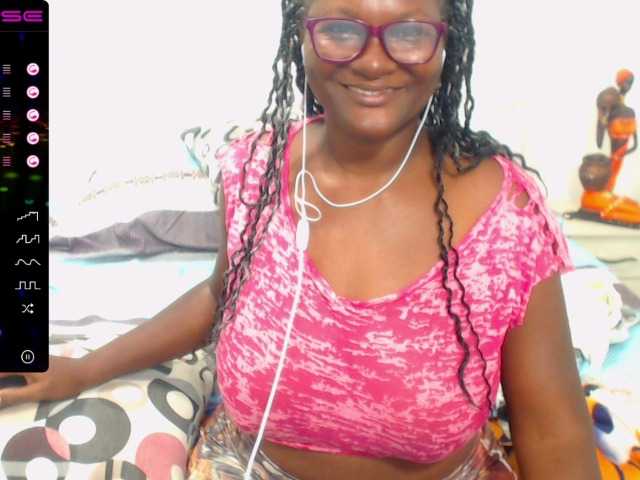 Live sex webcam photo for NahomiStark #246051861