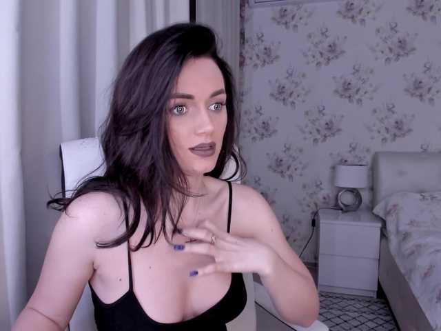 Live sex webcam photo for jessykm123 #241190171