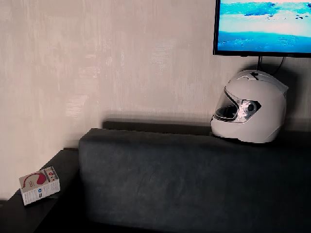 Live sex webcam photo for Blond_Vivian #256378406