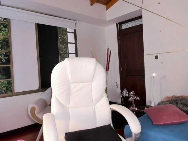 Live sex webcam photo for CassieKleinX #240989725