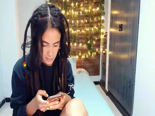 Live sex webcam photo for Luna__sparkly #257622658