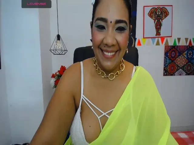 Live sex webcam photo for IndianMama #254141457