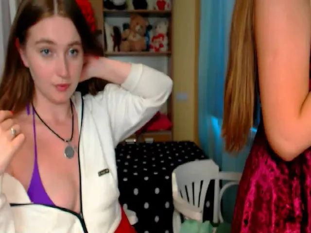 Live sex webcam photo for NikkySonge #255979892