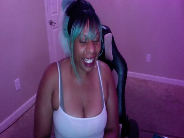 Live sex webcam photo for Juiciikulture #264532562