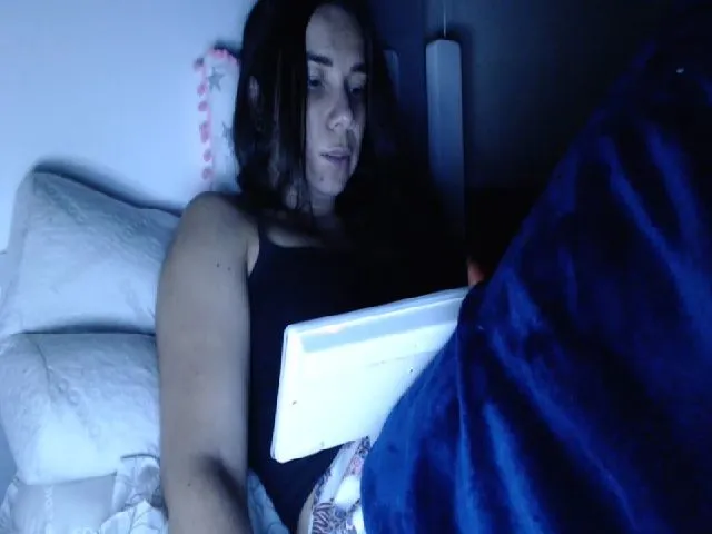 Live sex webcam photo for Joanne7 #263499688