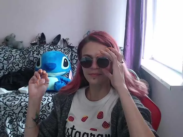 Live sex webcam photo for Ereskigal333 #245685676