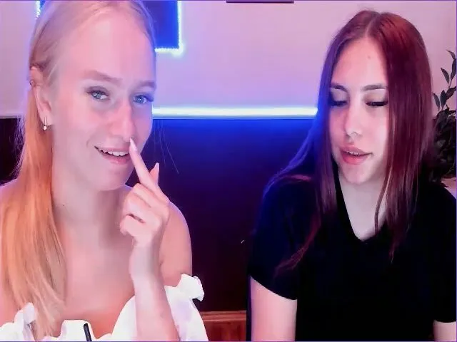 Live sex webcam photo for BeautiAmber #258513433
