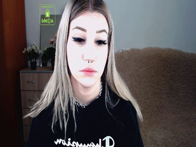 Live sex webcam photo for Alison_Moonli #262459894